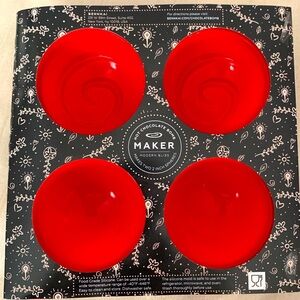 Bennkai Chocolate Bomb Maker. Silicone mold. Makes 2” spheres. NWT